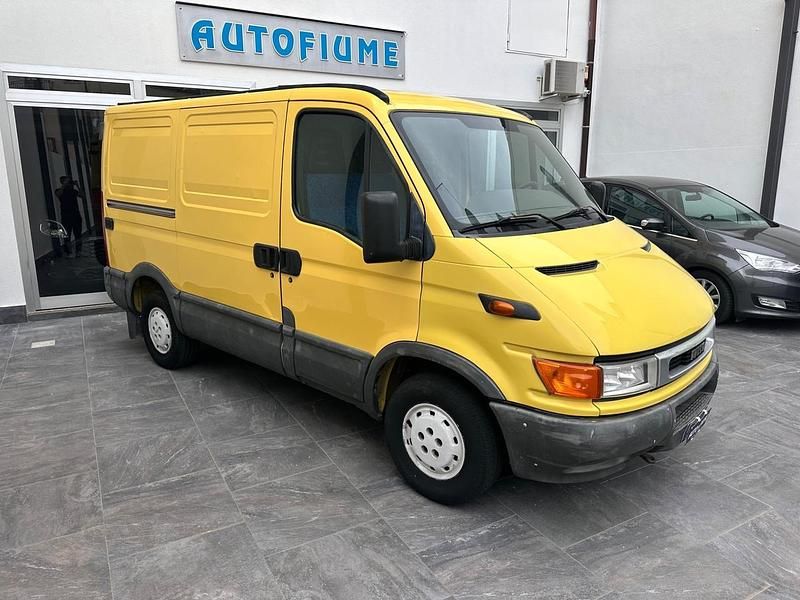 Usata Iveco Daily 89 CV (65 kW) 2003 Giallo