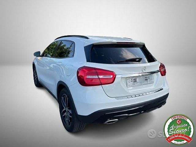 Usata Mercedes GLA180 109 CV (80 kW) 2016 Bianco SUV