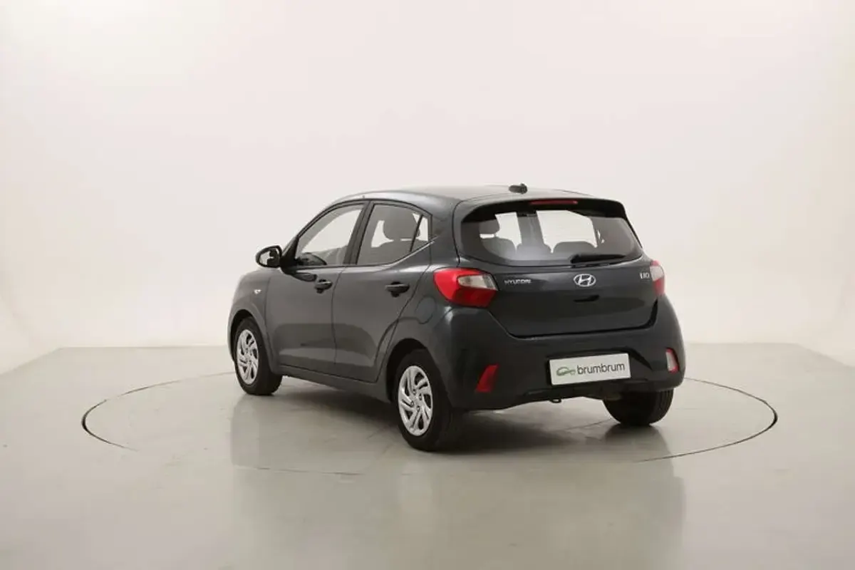 Usata Hyundai i10 Advanced 67 CV (49 kW) 2022 Grigio Utilitaria