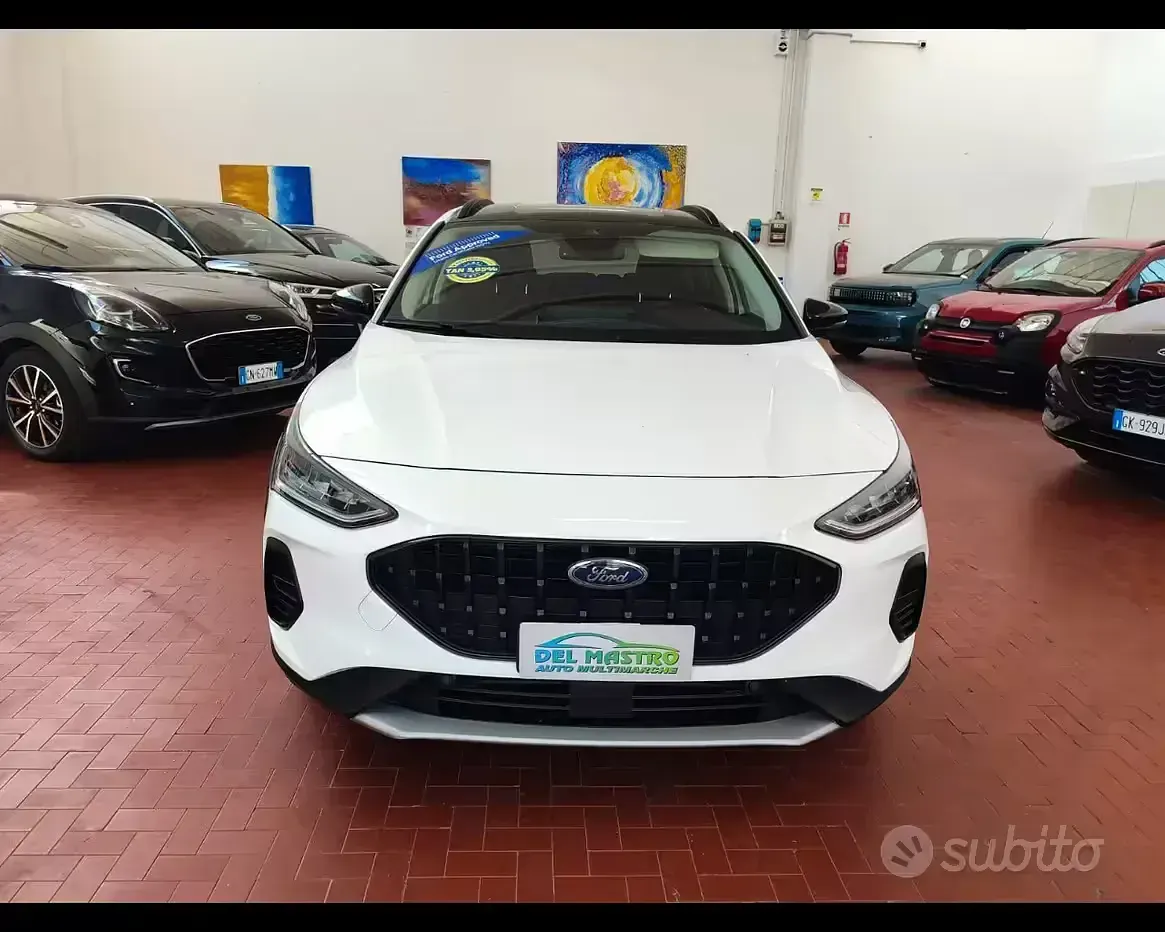 Usata Ford Focus 125 CV (91 kW) 2023 Bianco Berlina
