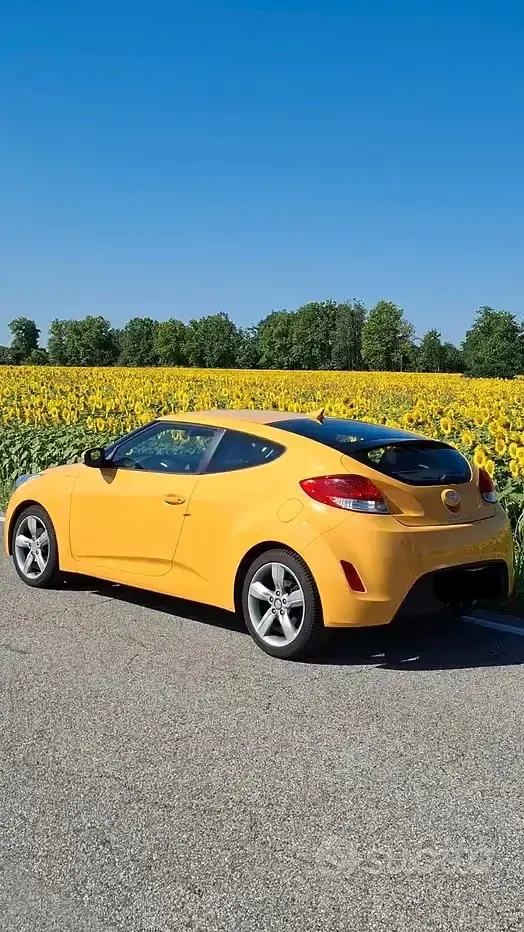 Usata Hyundai Veloster 140 CV (102 kW) 2013 Arancione Utilitaria