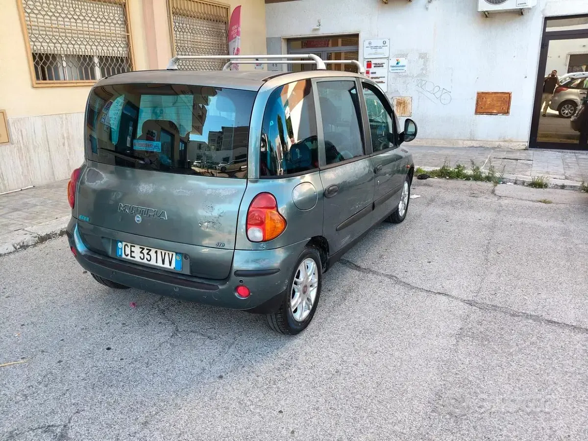 Usata Fiat Multipla 116 CV (85 kW) 2003 Grigio Monovolume