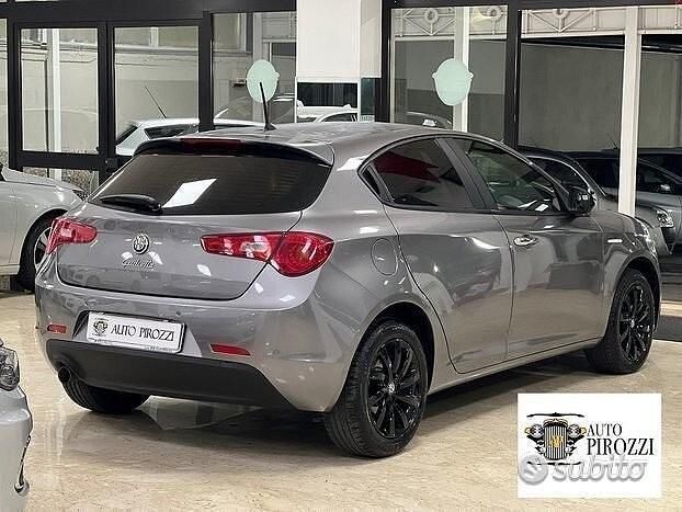 Usata Alfa Romeo Giulietta 120 CV (88 kW) 2015 Grigio Utilitaria