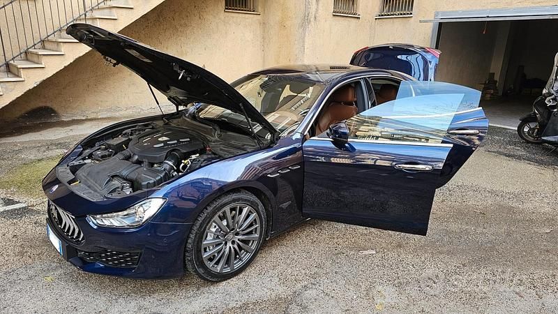 Usata Maserati Ghibli 275 CV (202 kW) 2019 Blu Berlina