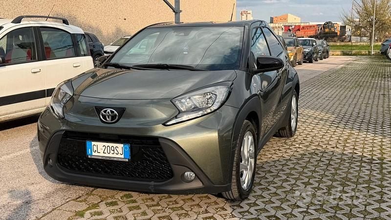 Usata Toyota Aygo X Trend 72 CV (52 kW) 2022 Verde SUV