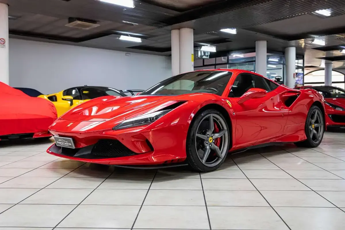 Usata Ferrari F8 721 CV (530 kW) 2021 Rosso corsa Coupé