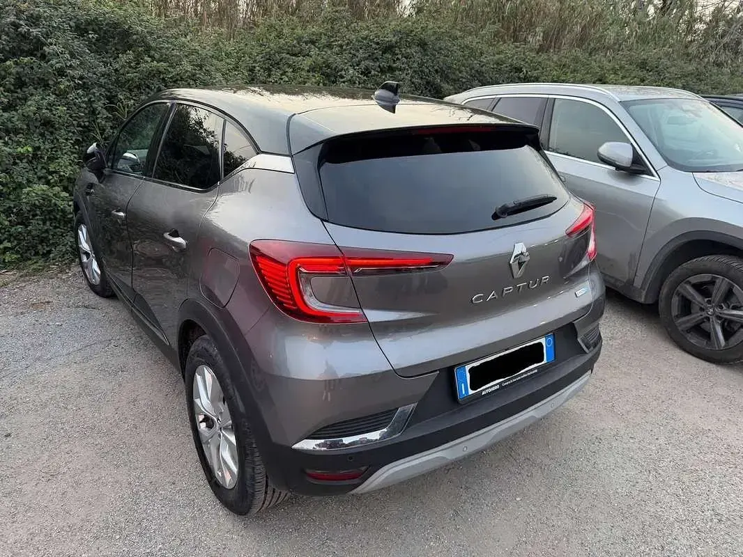 Usata Renault Captur 92 CV (67 kW) 2021 Grigio SUV