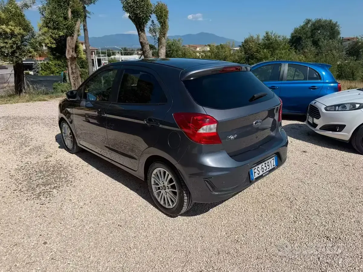 Usata Ford Ka Plus 86 CV (63 kW) 2018 Grigio Utilitaria