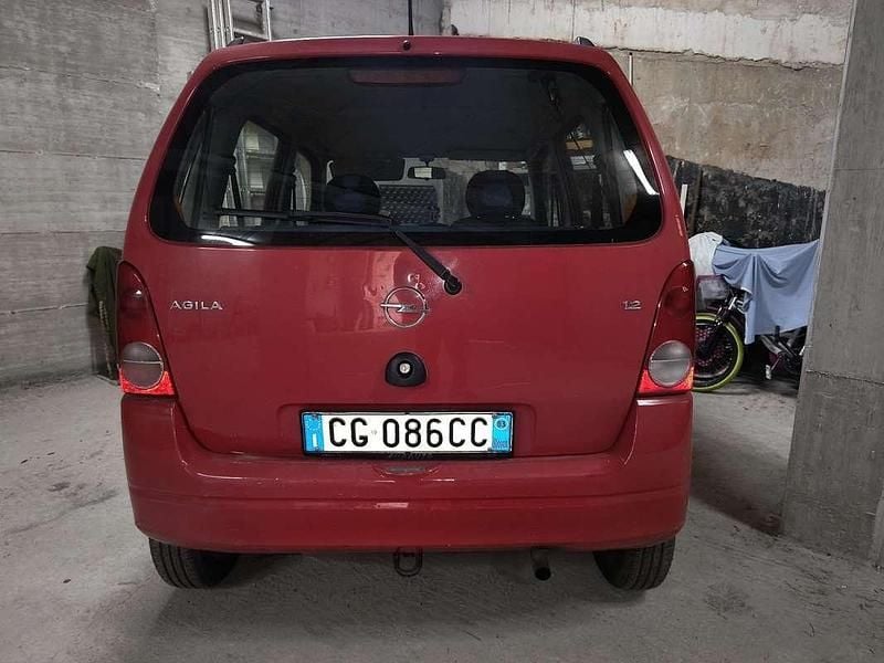 Usata Opel Agila 75 CV (55 kW) 2002 Utilitaria