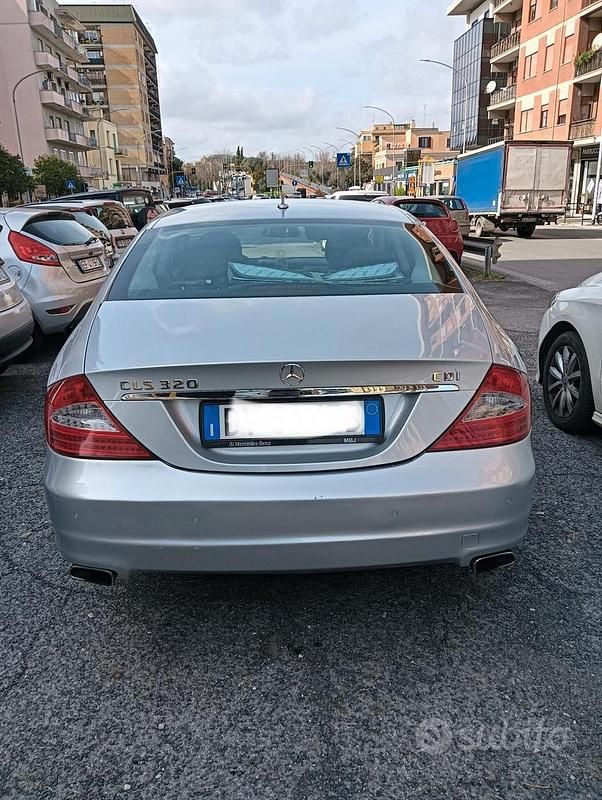 Usata Mercedes CLS320 224 CV (164 kW) 2009 Grigio Berlina