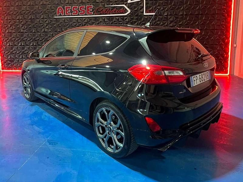 Usata Ford Fiesta ST-Line 101 CV (74 kW) 2018 Nero Utilitaria