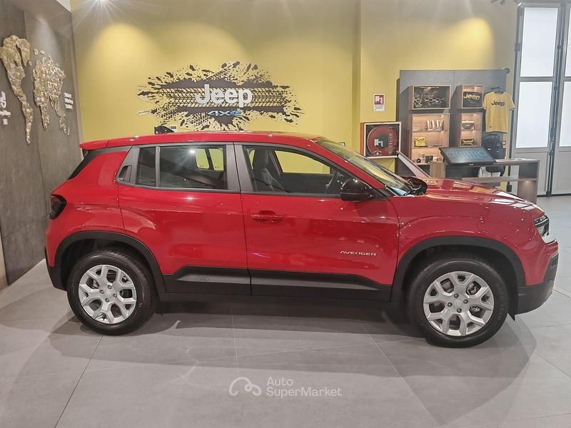Nuova Jeep Avenger Longitude 101 CV (74 kW) 2025 Rosso SUV