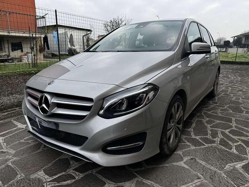 Usata Mercedes B200 Premium 136 CV (100 kW) 2017 Monovolume