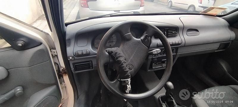 Usata Skoda Pick-up 68 CV (50 kW) 1997 Bianco Pick-up