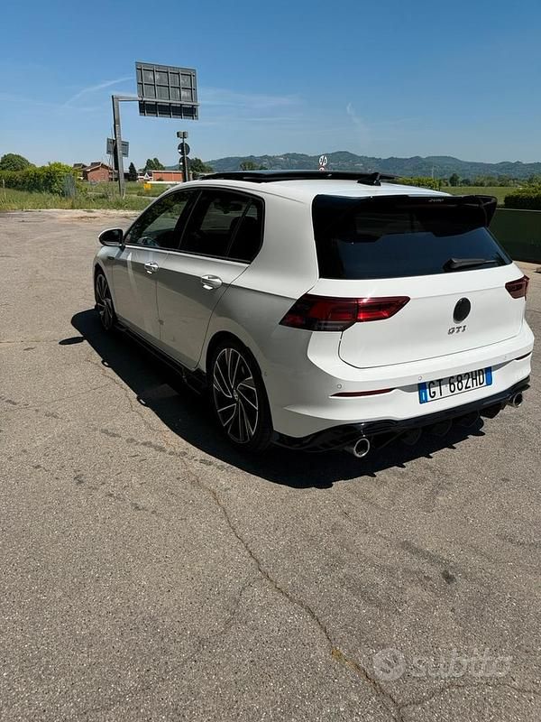 Usata VW Golf VIII GTI 245 CV (180 kW) 2022 Bianco Berlina