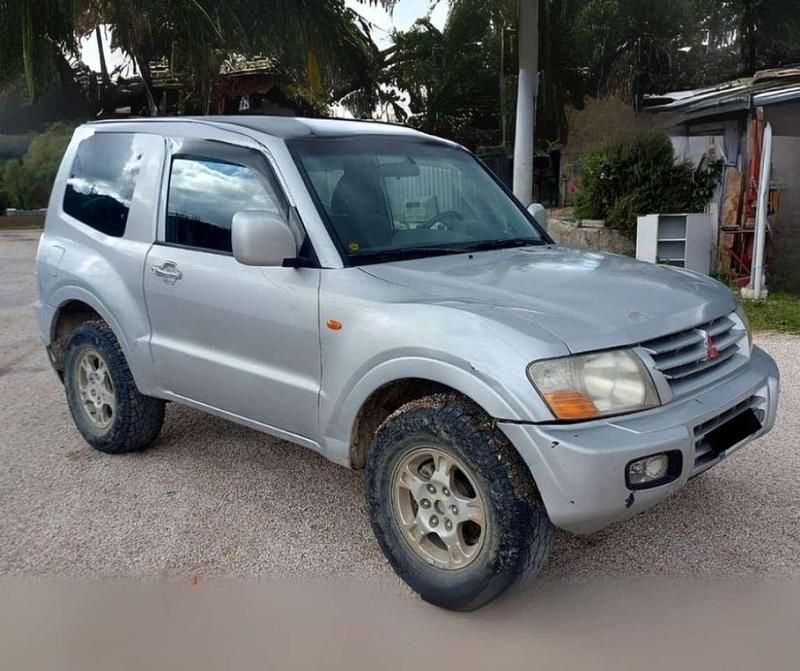 Argento(met.) Usata 2002 Mitsubishi Pajero SUV | 10.800 € (Buon prezzo) - Immagine 1/4