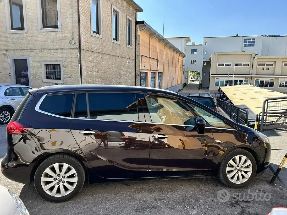 Usata Opel Zafira Tourer 131 CV (96 kW) 2013 Marrone Monovolume