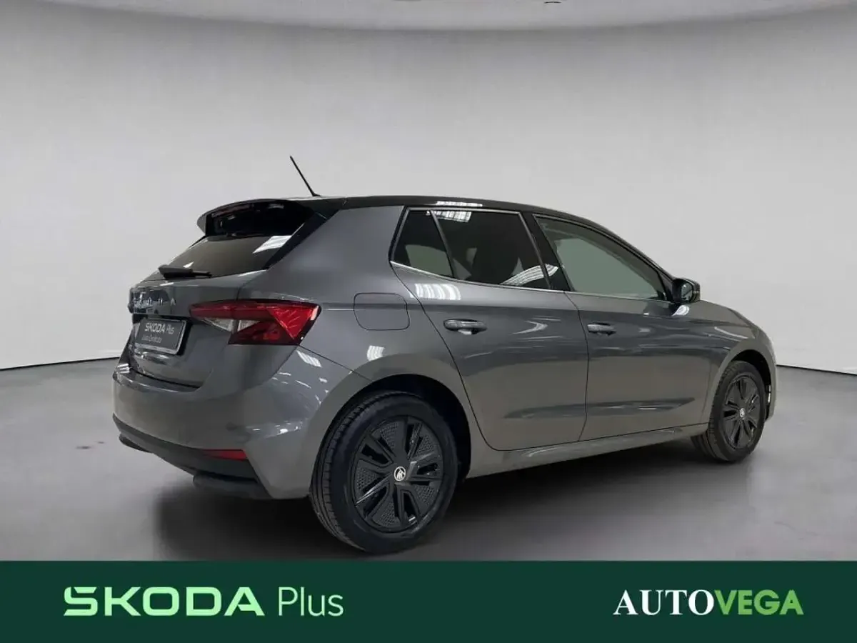 Usata Skoda Fabia 95 CV (69 kW) 2025 Grigio pastello Utilitaria