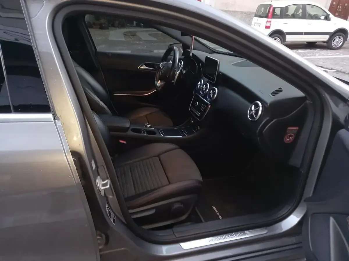 Usata Mercedes A220 Premium 177 CV (130 kW) 2016 Grigio Utilitaria