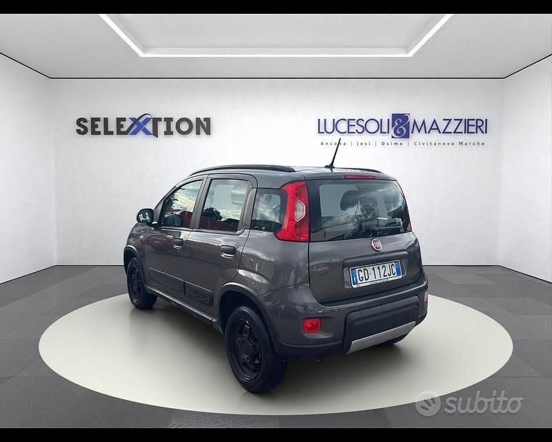 Usata Fiat Panda 4x4 S 84 CV (61 kW) 2021 Grigio Utilitaria
