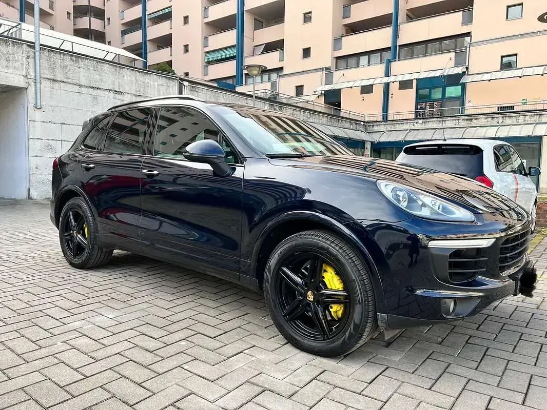 Usata Porsche Cayenne 262 CV (192 kW) 2016 Blu/azzurro SUV