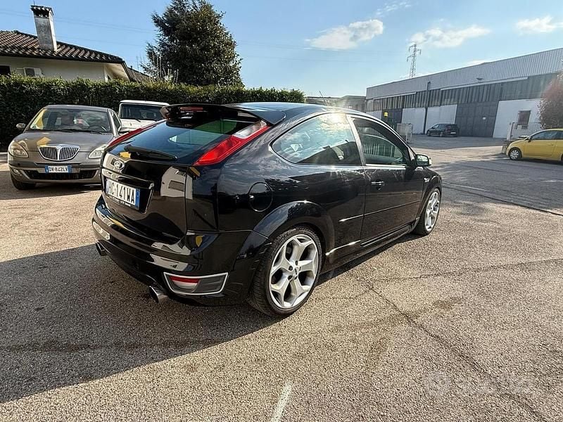 Usata Ford Focus ST 225 CV (165 kW) 2006 Berlina