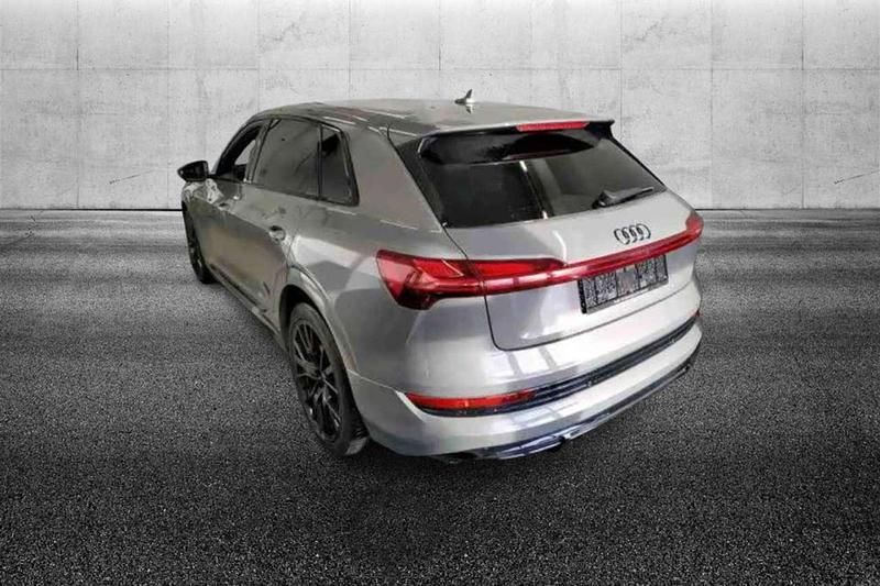 Usata Audi e-tron S-Line 300 kW (408 CV) 2022 Grigio SUV