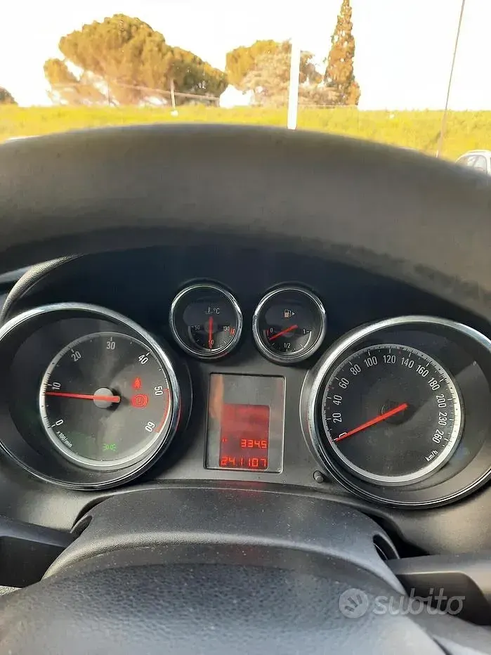Usata Opel Astra 110 CV (80 kW) 2013 Bianco Berlina