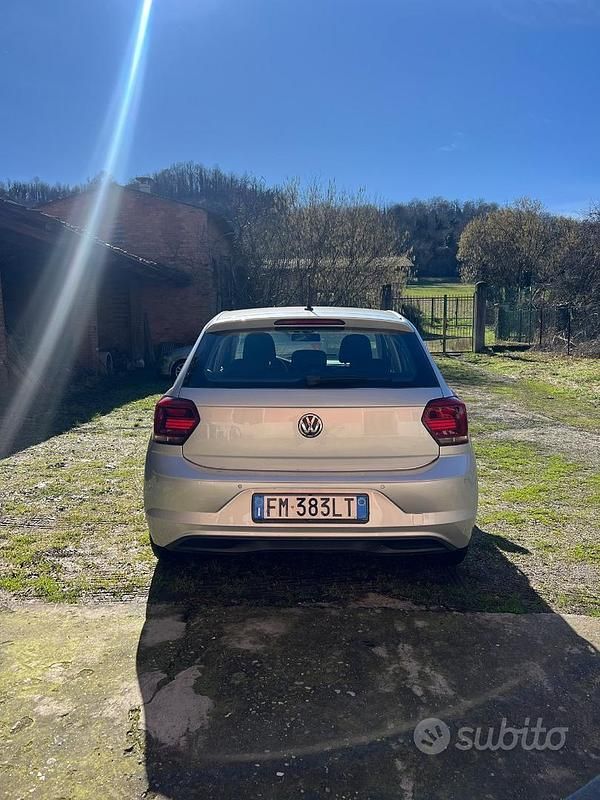 Usata VW Polo Comfortline 75 CV (55 kW) 2018 Grigio Utilitaria