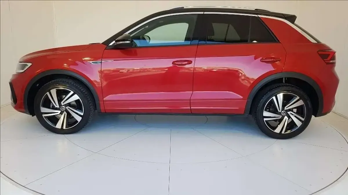 Usata VW T-Roc R-line 150 CV (110 kW) 2023 Rosso SUV