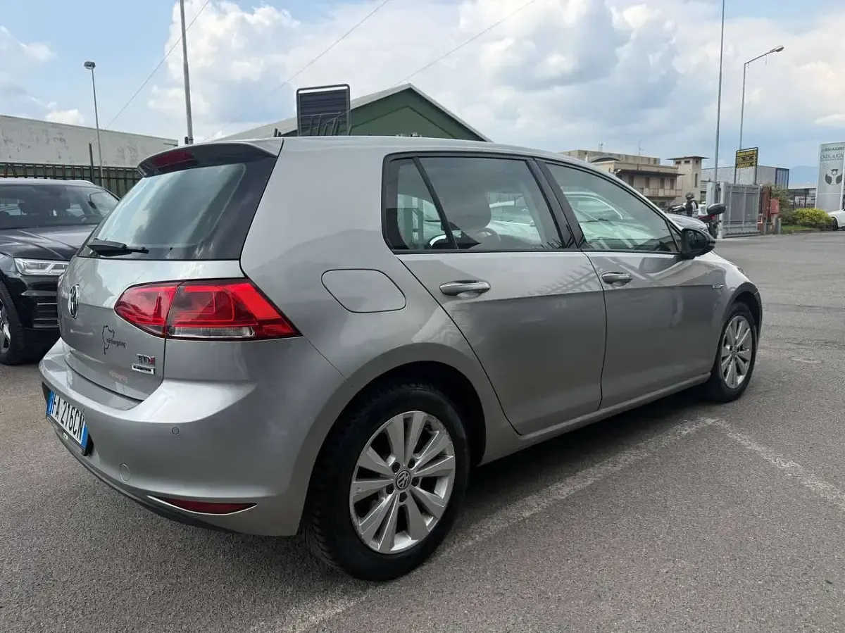 Usata VW Golf VII 110 CV (80 kW) 2015 Grigio Berlina