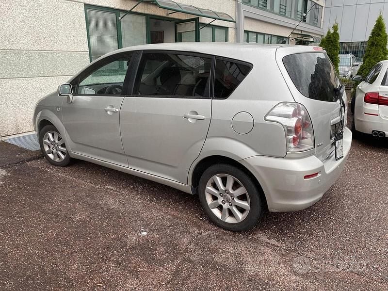 Usata Toyota Corolla Verso Sol 136 CV (100 kW) 2006 Grigio Monovolume