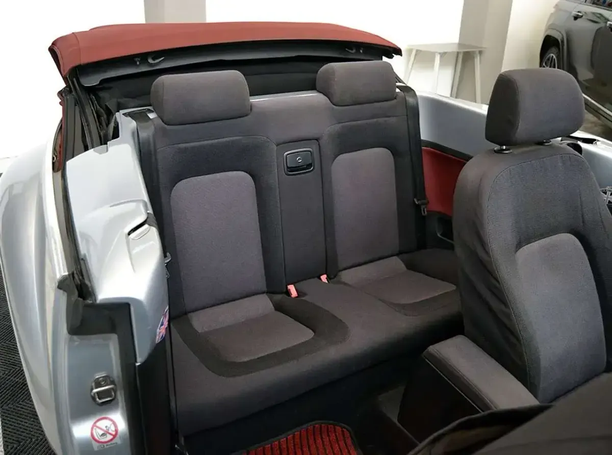 Usata VW New Beetle 75 CV (55 kW) 2003 Argento Utilitaria