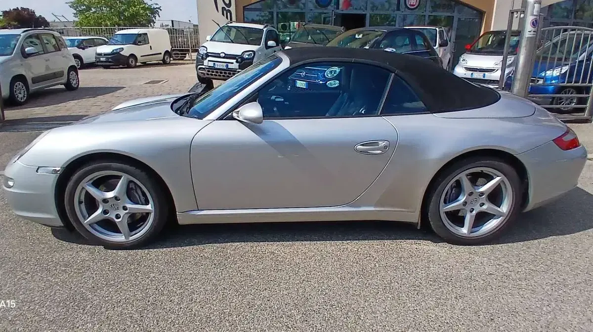 Usata Porsche 997 325 CV (239 kW) 2005 Vernice metallizzata Cabrio