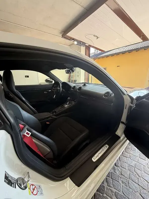 Usata Porsche 718 400 CV (294 kW) 2023 Cabrio