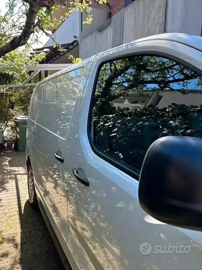 Usata Opel Vivaro-e Combi 120 CV (88 kW) 2019 Bianco Monovolume