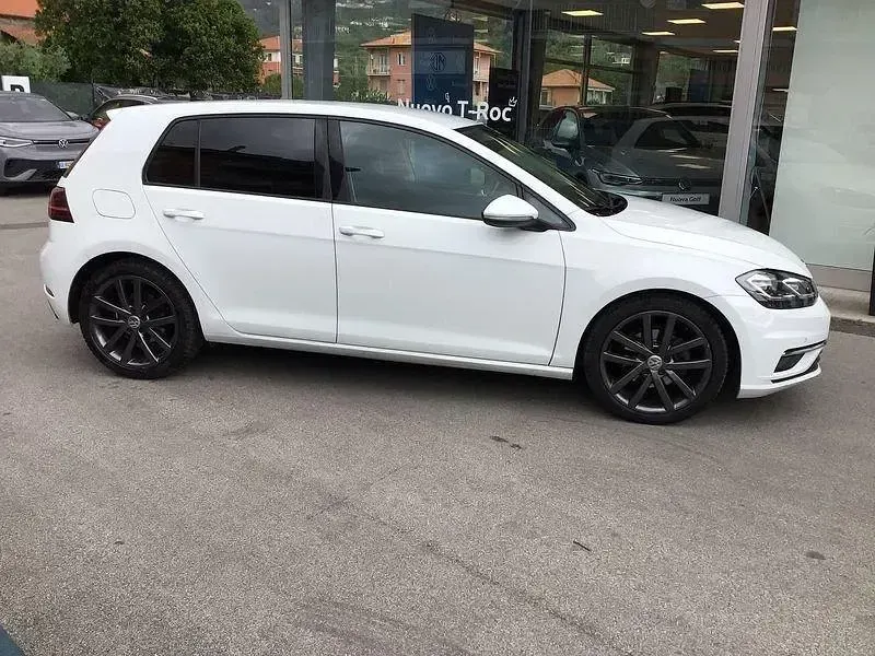 Usado VW Golf VII Highline 116 CV (85 kW) 2017 Blanco Berlina