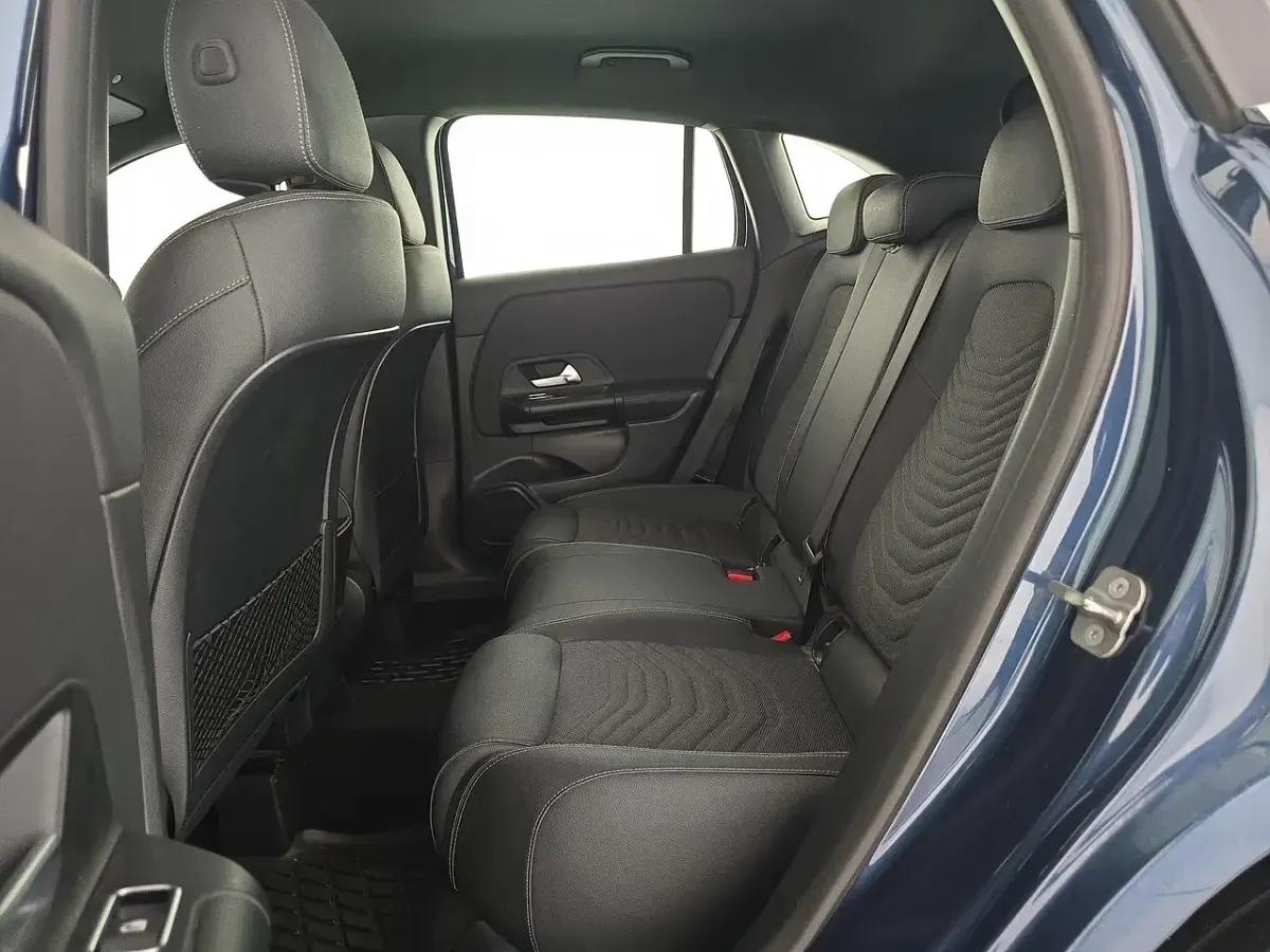 Usata Mercedes GLA200 150 CV (110 kW) 2023 Blu/azzurro SUV