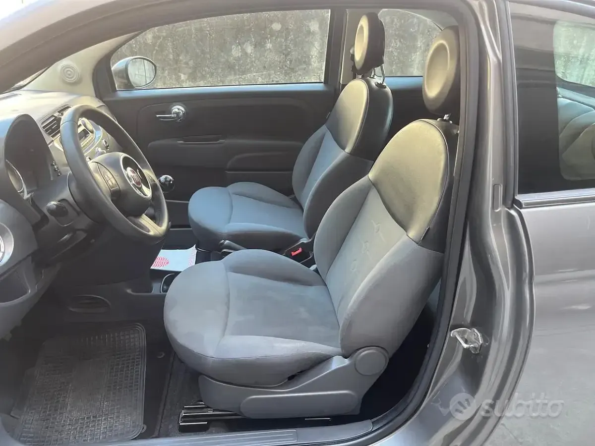 Begagnad Fiat 500 Lounge 95 HK (69 kW) 2011 Grå Sedan