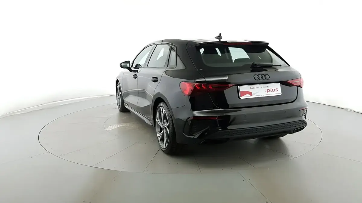 Usata Audi A3 S-Line 110 CV (80 kW) 2023 Nero mito metallizzato Berlina