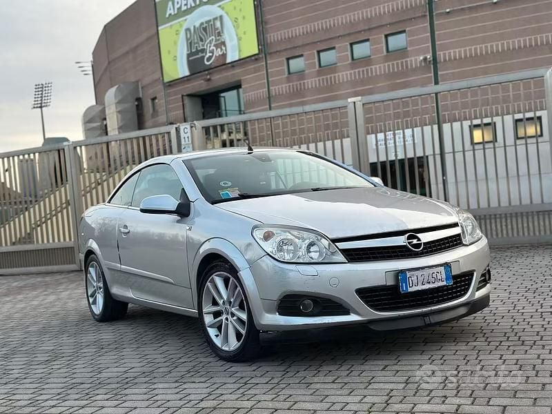 Usata Opel Astra Cabriolet 2008 Grigio Cabrio
