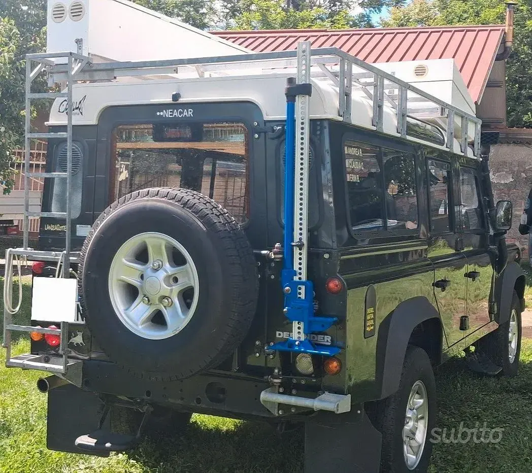 Usata Land Rover Defender SE 122 CV (89 kW) 2008 Verde Station wagon