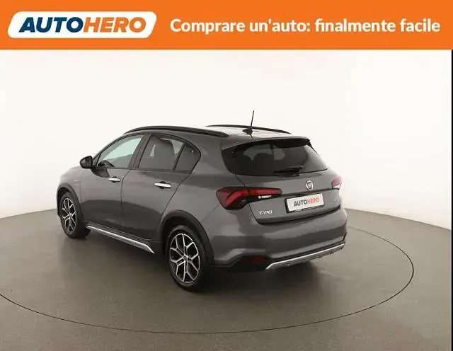 Usata Fiat Tipo Cross 131 CV (96 kW) 2024 Grigio Berlina