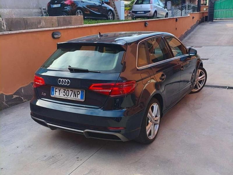 Usata Audi A3 Ambiente 131 CV (96 kW) 2019 Blu/azzurro Berlina
