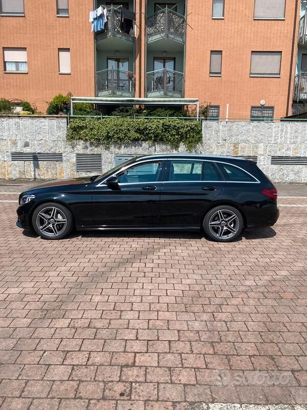 Usata Mercedes C220 AMG line 170 CV (125 kW) 2018 Nero Station wagon