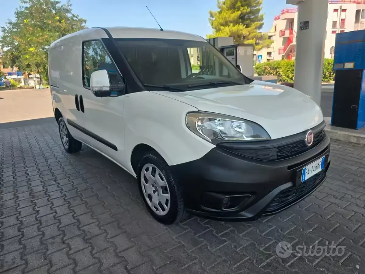Usata Fiat Doblò 120 CV (88 kW) 2016 Bianco Monovolume
