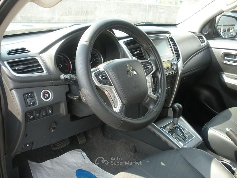 Usata Mitsubishi L200 151 CV (111 kW) 2022 Nero Pick-up