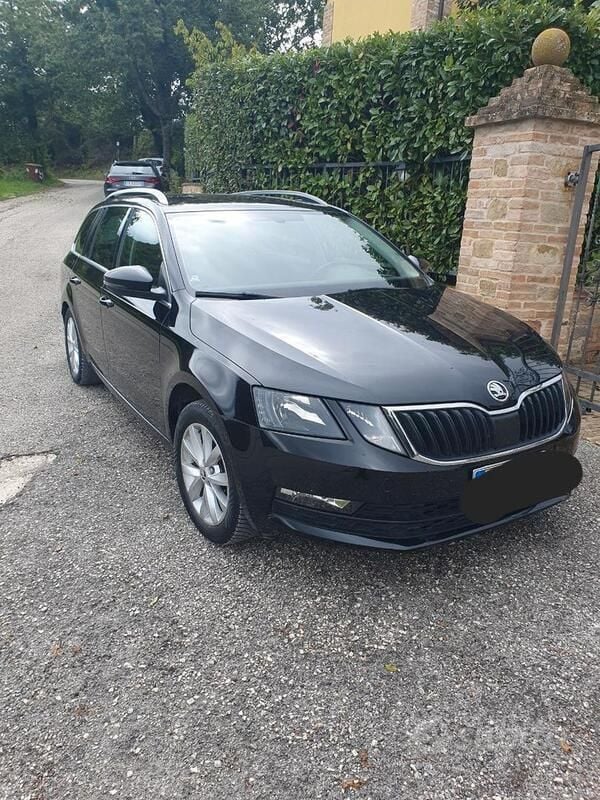 Usata Skoda Octavia 110 CV (80 kW) 2017 Nero Station wagon