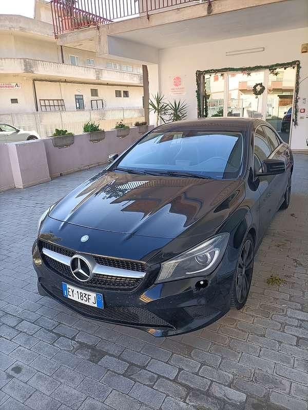 Usata 2015 Mercedes CLA200 Executive Tre volumi | 15.000 € (Buon prezzo) - Immagine 1/3