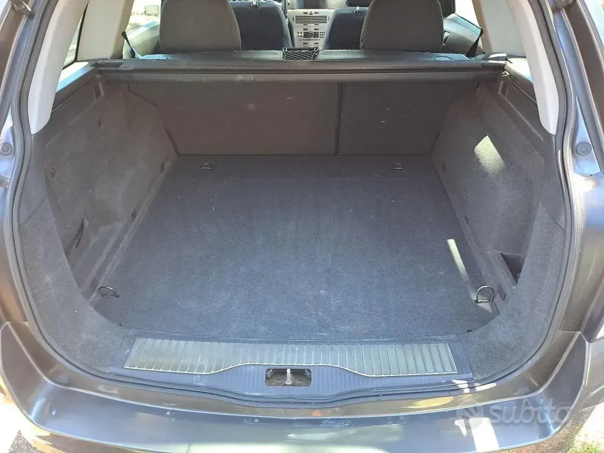 Usata Opel Astra Enjoy 110 CV (80 kW) 2008 Grigio Station wagon